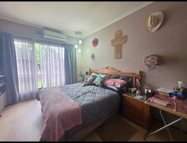 4 BEDROOM HOUSE FOR SALE IN VANDERBIJLPARK SW 2